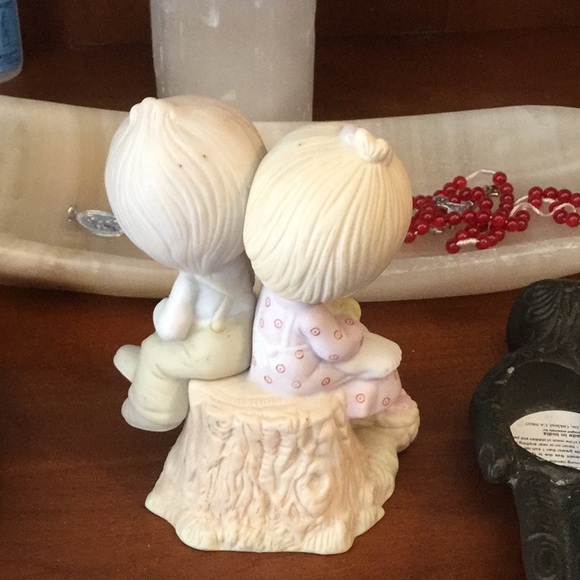 Love One Another, Bisque Porcelain Figurine. - Picture 2 of 4